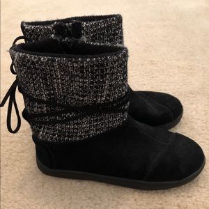 Girl’s Toms Suede Boots Youth Size 2